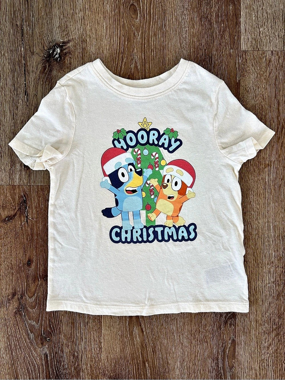 Disney Bluey Christmas Print Tee in Cream with Free Bluey Halloween Tee Sz: 4T